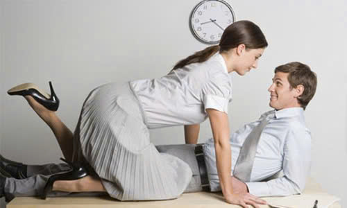 Giải mã ý nghĩa cơm thầy vợ bạn gái cơ quan là gì